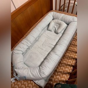 Travel Crib, Baby Bed for Travelling, NEVER USED, NWOT